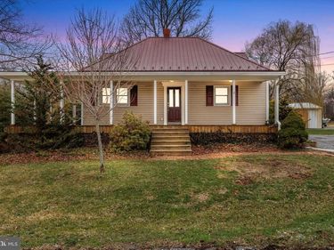 883 SIDDONSBURG ROAD, LEWISBERRY, PA 17339