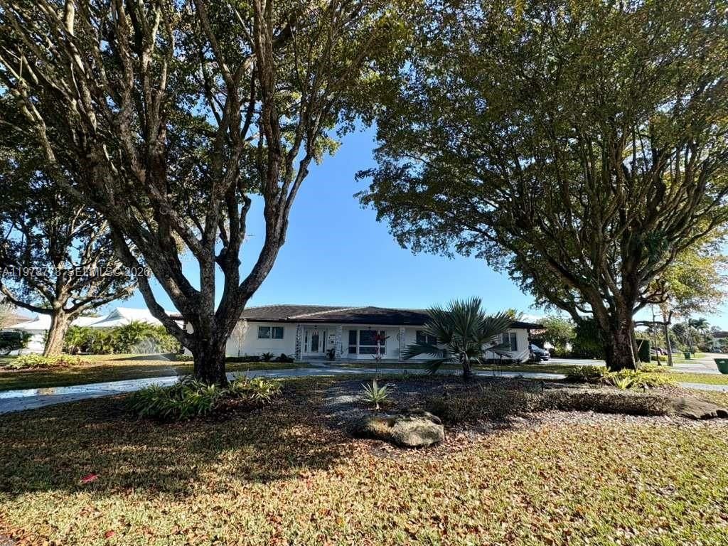 6890 Winged Foot Dr , Hialeah, FL 33015 Photo