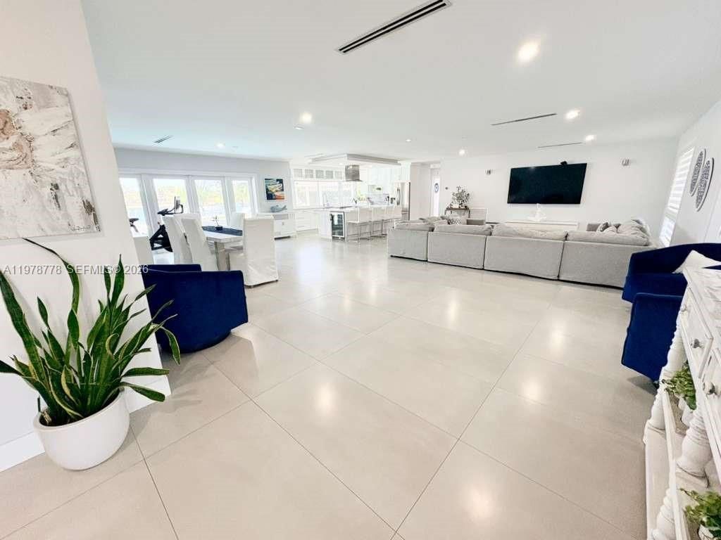 6890 Winged Foot Dr , Hialeah, FL 33015 Photo