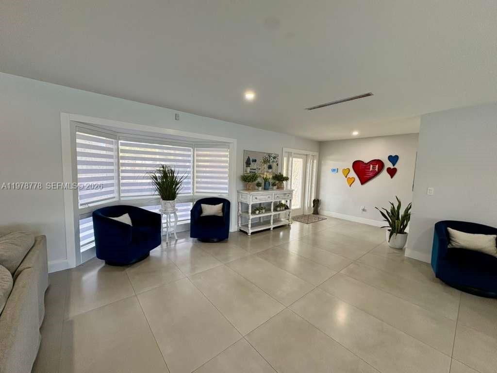 6890 Winged Foot Dr , Hialeah, FL 33015 Photo