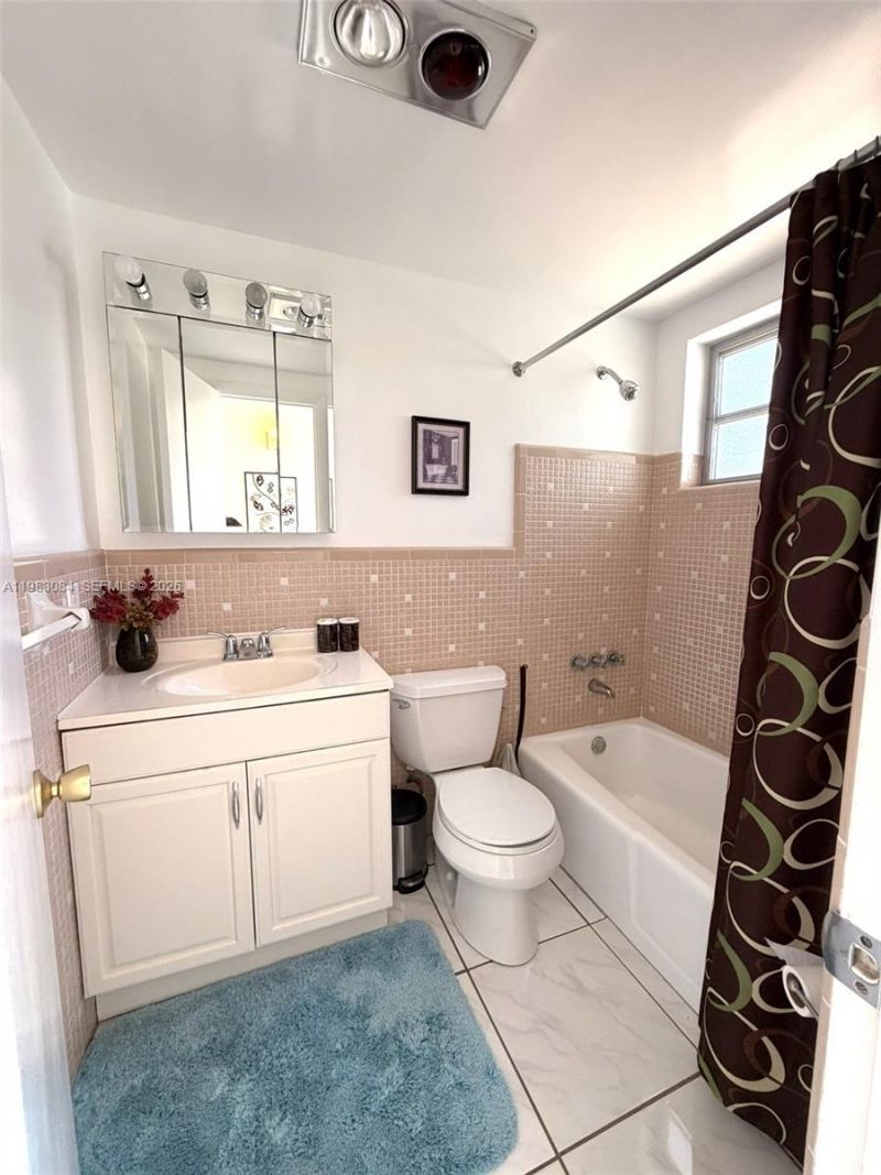 17000 NE 14th Ave , Unit 206, Miami, FL 33162 Photo