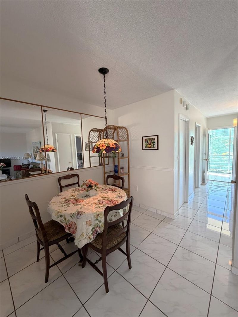 17000 NE 14th Ave , Unit 206, Miami, FL 33162 Photo