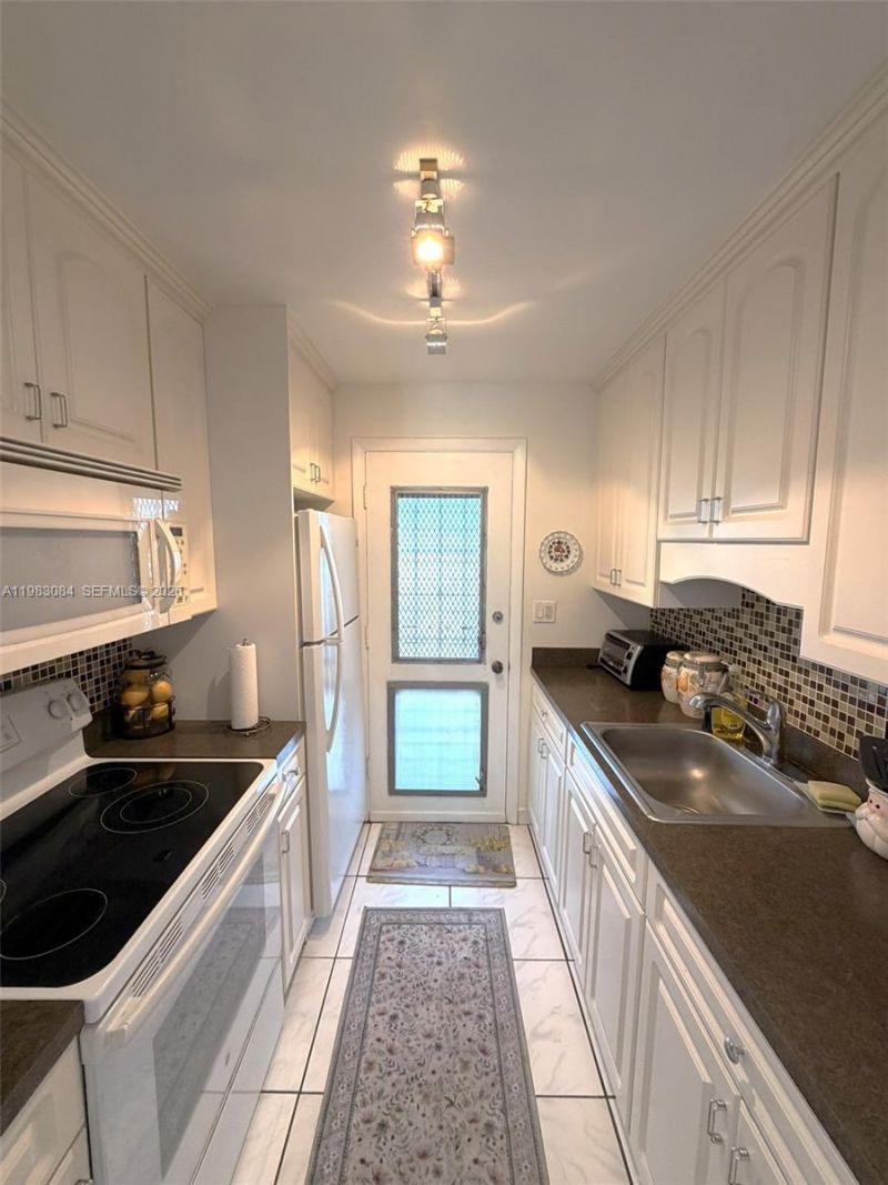 17000 NE 14th Ave , Unit 206, Miami, FL 33162 Photo