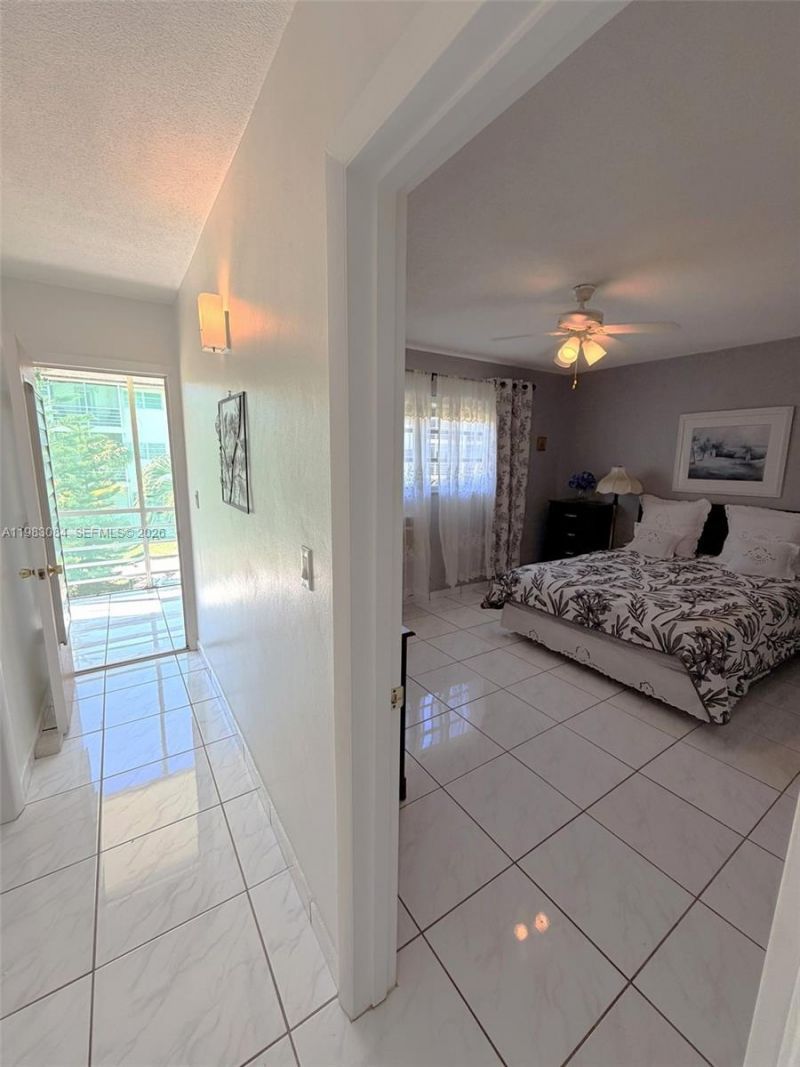 17000 NE 14th Ave , Unit 206, Miami, FL 33162 Photo