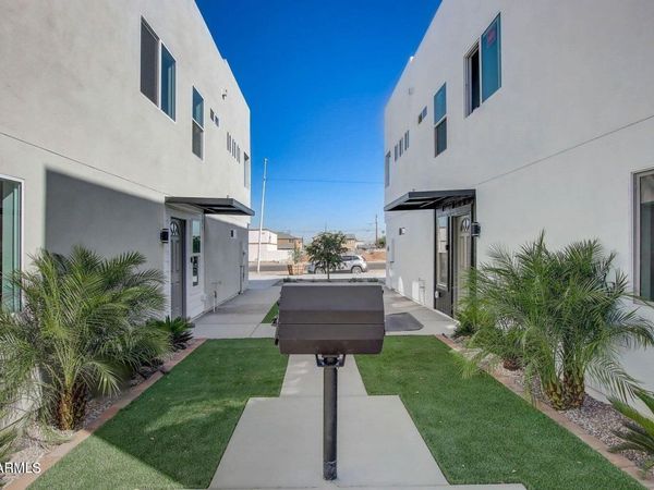 2509 E BROADWAY Road, Phoenix, AZ 85040