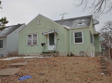 1660 Beech Street , Saint Paul, MN 55106