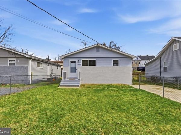 405 BIRCHLEAF AVENUE , CAPITOL HEIGHTS, MD 20743