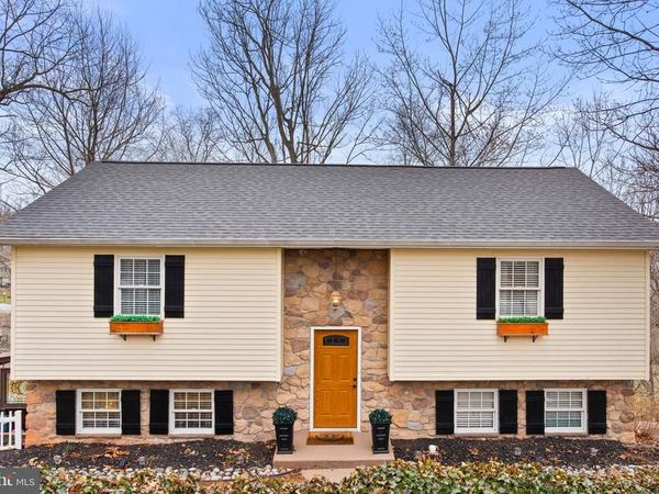 35 HEMLOCK LANE, ETTERS, PA 17319