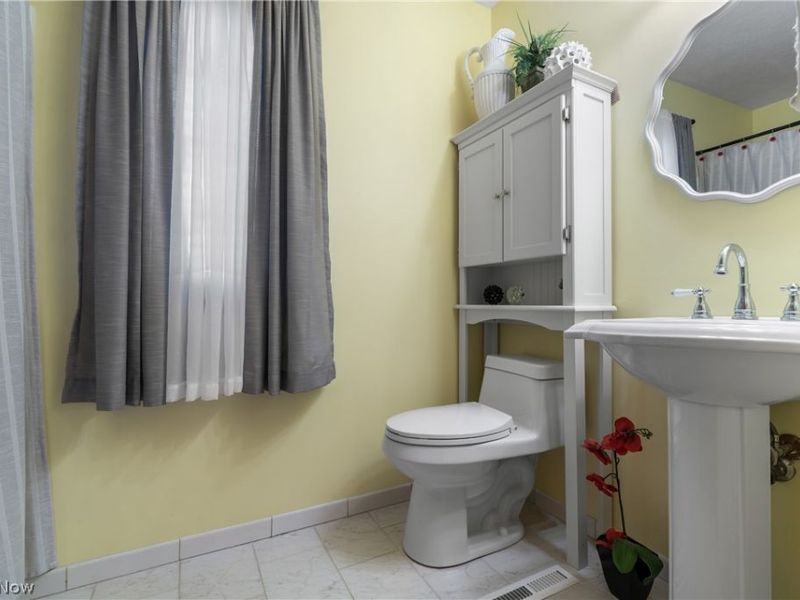 26330 Forbes Road, Oakwood Village, OH 44146 Photo 25