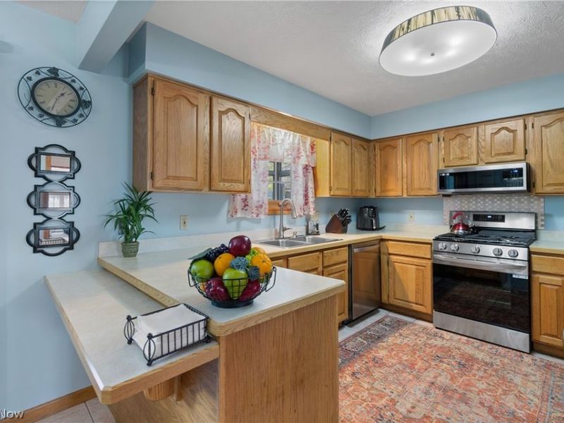 26330 Forbes Road, Oakwood Village, OH 44146 Photo 4