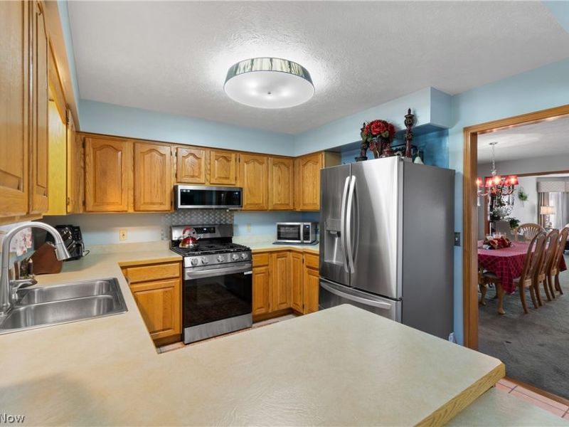 26330 Forbes Road, Oakwood Village, OH 44146 Photo 5