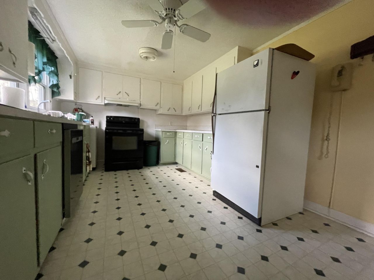 321 Dawson Street Photo 10