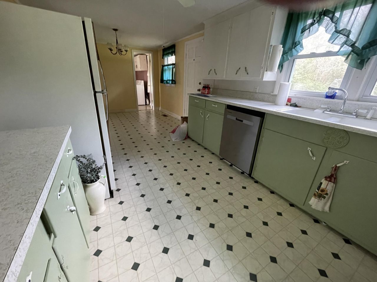 321 Dawson Street Photo 9