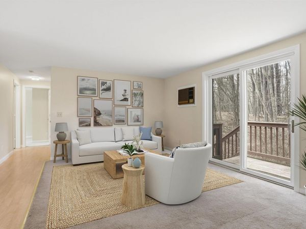 23 Old Stage Coach Road, Unit 8, Epping, NH 03042