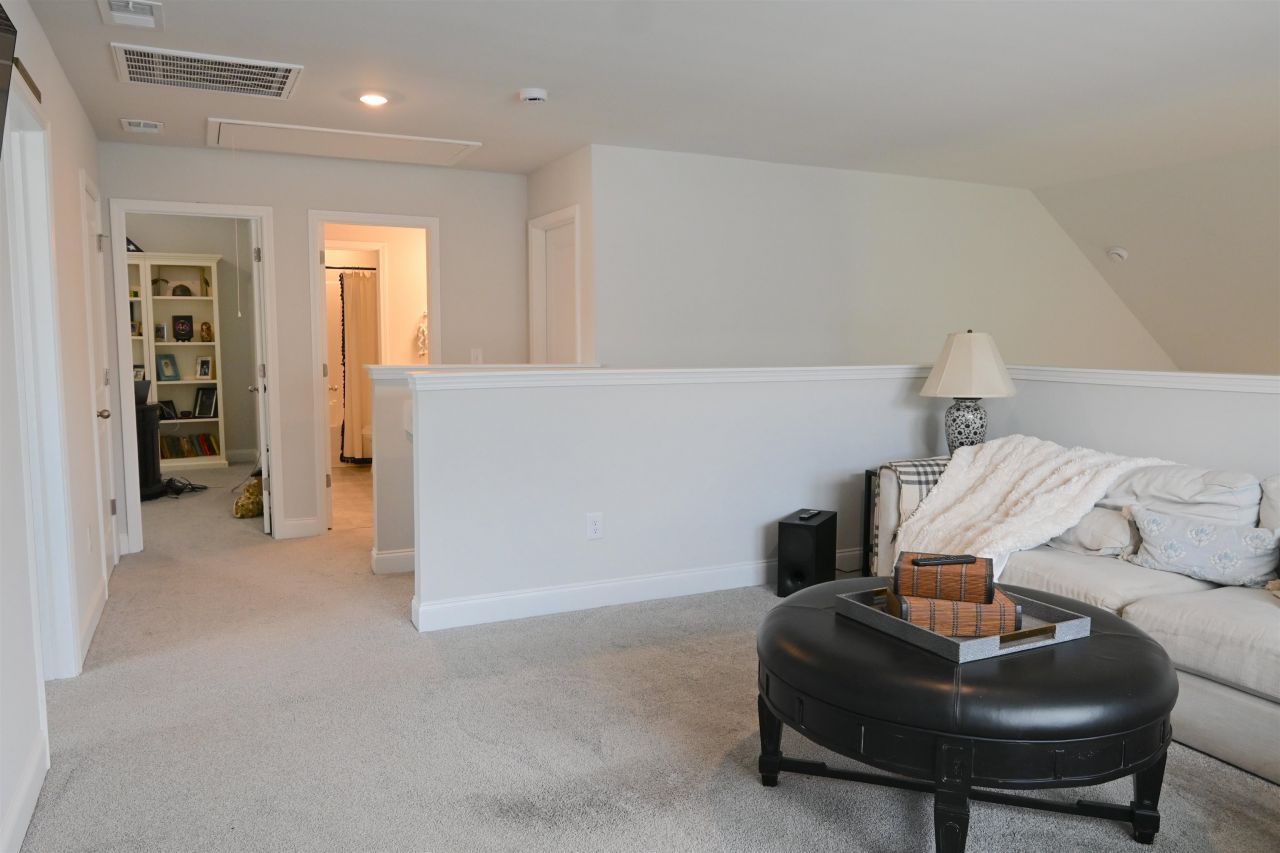 2464 Campton Loop Photo 11