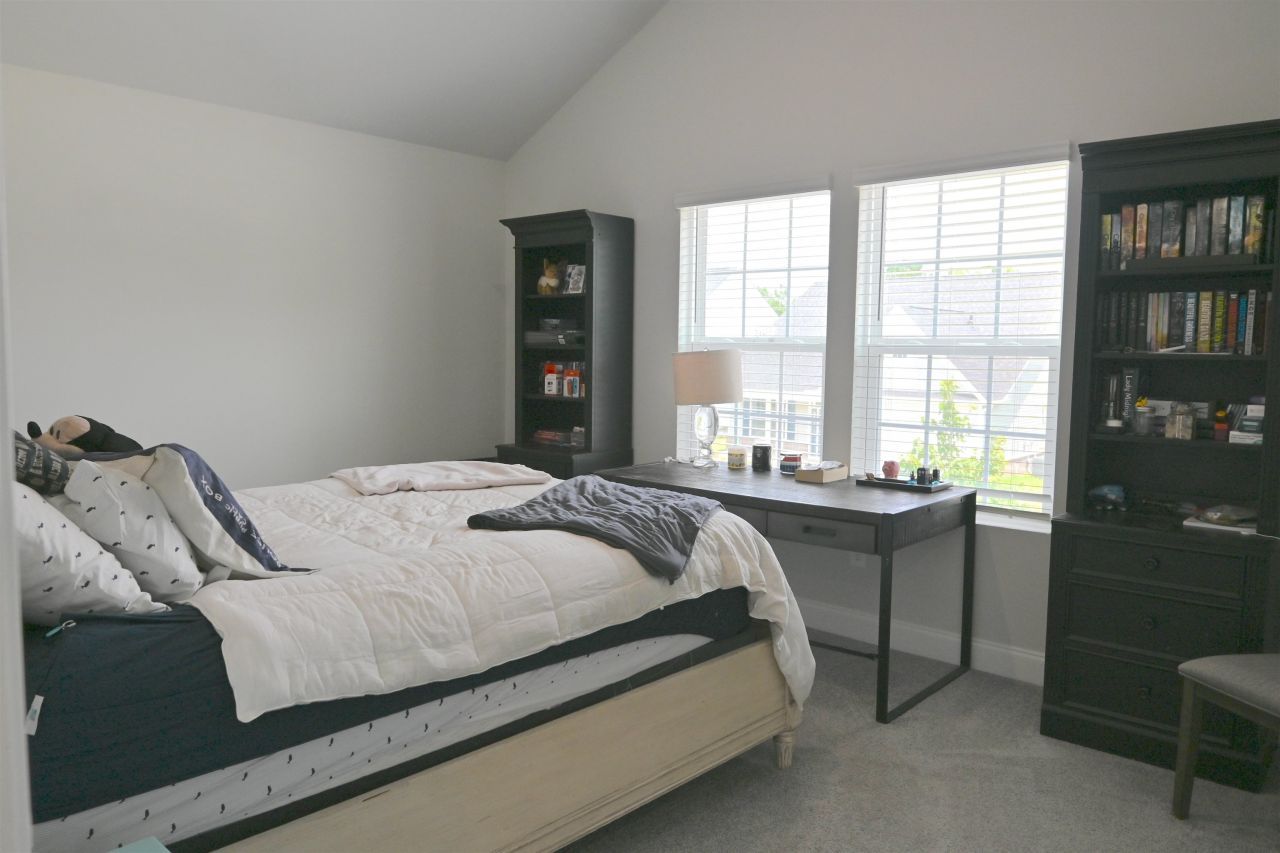 2464 Campton Loop Photo 12