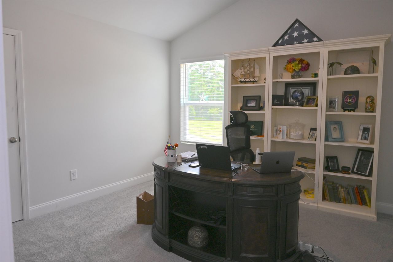 2464 Campton Loop Photo 13