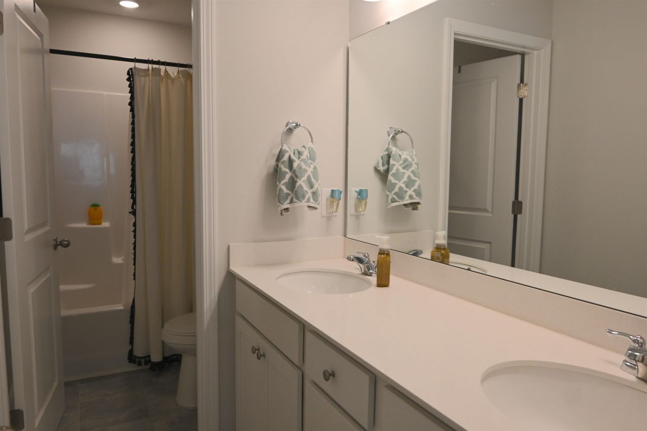 2464 Campton Loop Photo 14