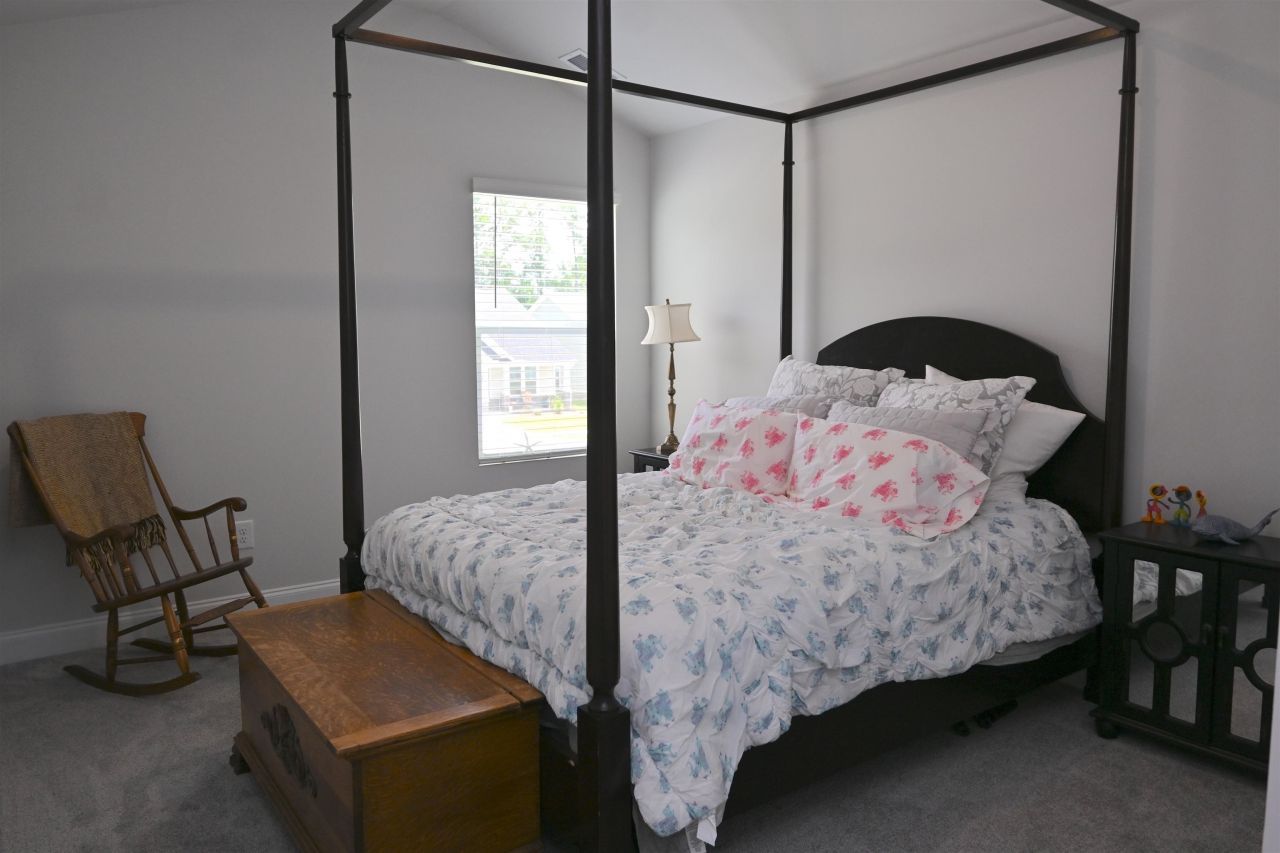 2464 Campton Loop Photo 15