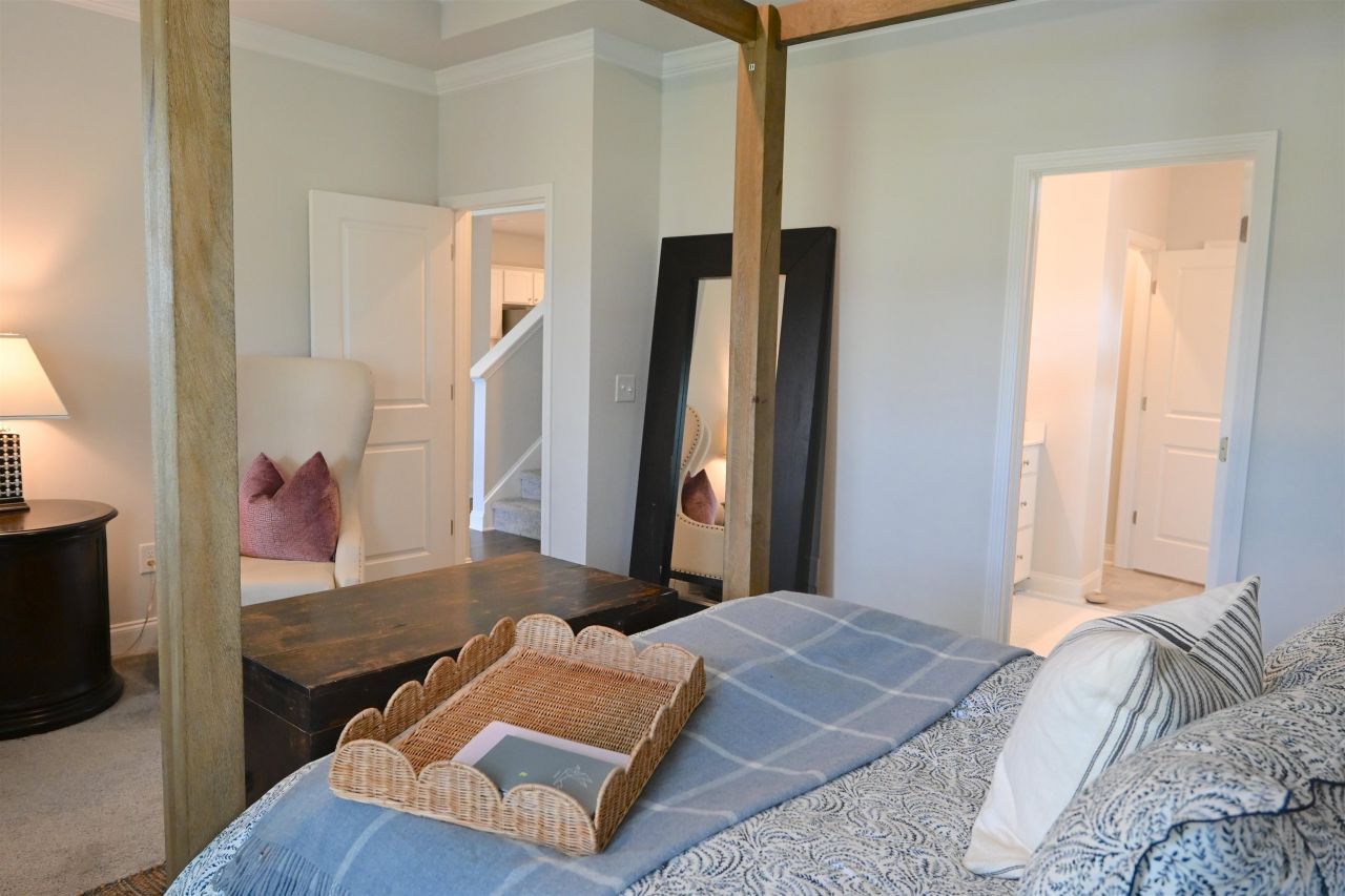 2464 Campton Loop Photo 17