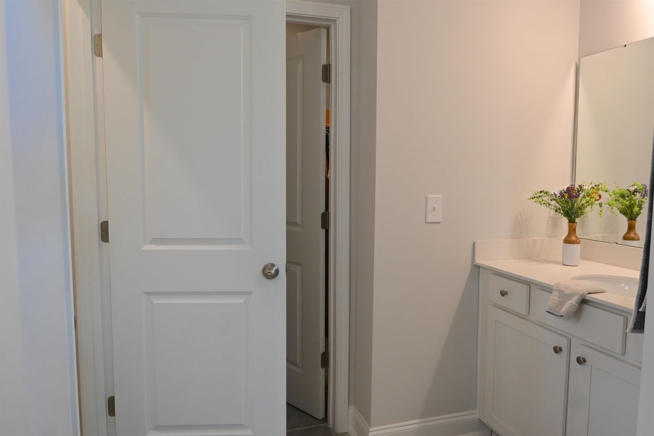 2464 Campton Loop Photo 20