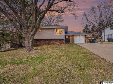 9546 Taylor Street, Omaha, NE 68134