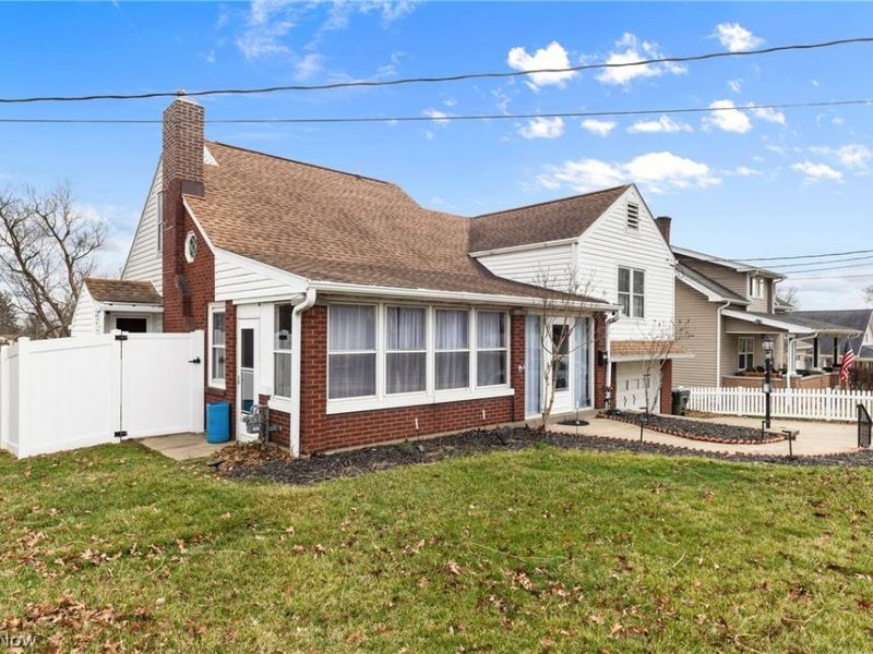 211 S Marietta Street, Saint Clairsville, OH 43950 Photo 2