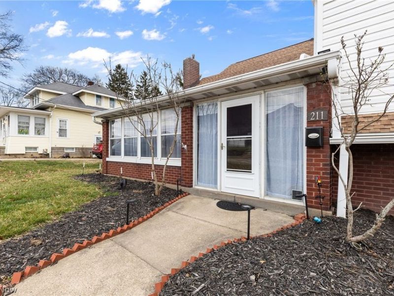 211 S Marietta Street, Saint Clairsville, OH 43950 Photo 4