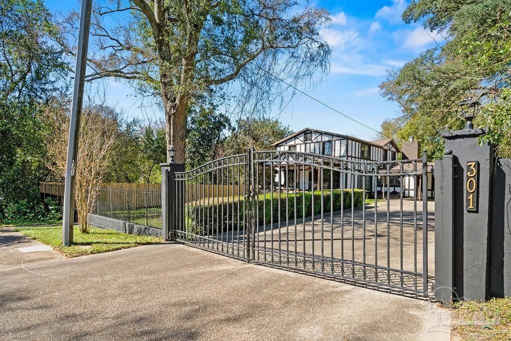 301 Grandview St, Pensacola, FL 32505 Main Photo