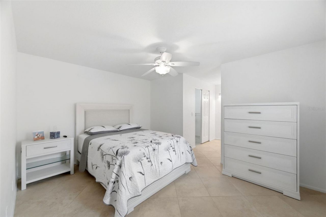 526 St Tropez Circle Ne, Saint Petersburg, FL 33703 Photo