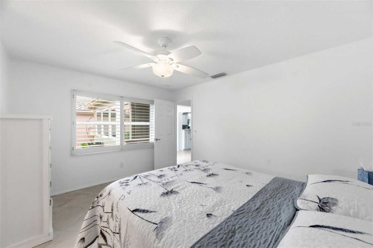 526 St Tropez Circle Ne, Saint Petersburg, FL 33703 Photo