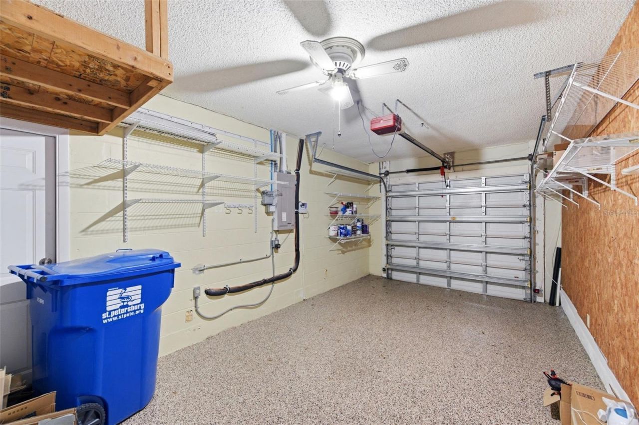 526 St Tropez Circle Ne, Saint Petersburg, FL 33703 Photo