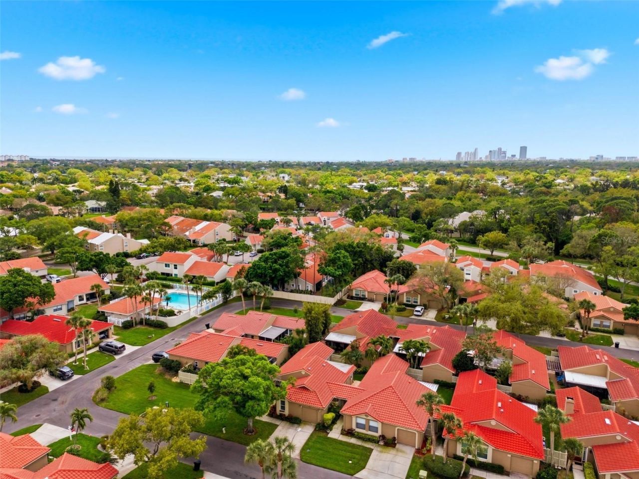 526 St Tropez Circle Ne, Saint Petersburg, FL 33703 Photo