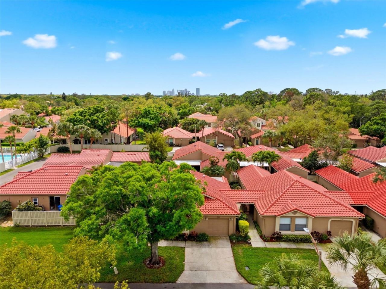 526 St Tropez Circle Ne, Saint Petersburg, FL 33703 Photo