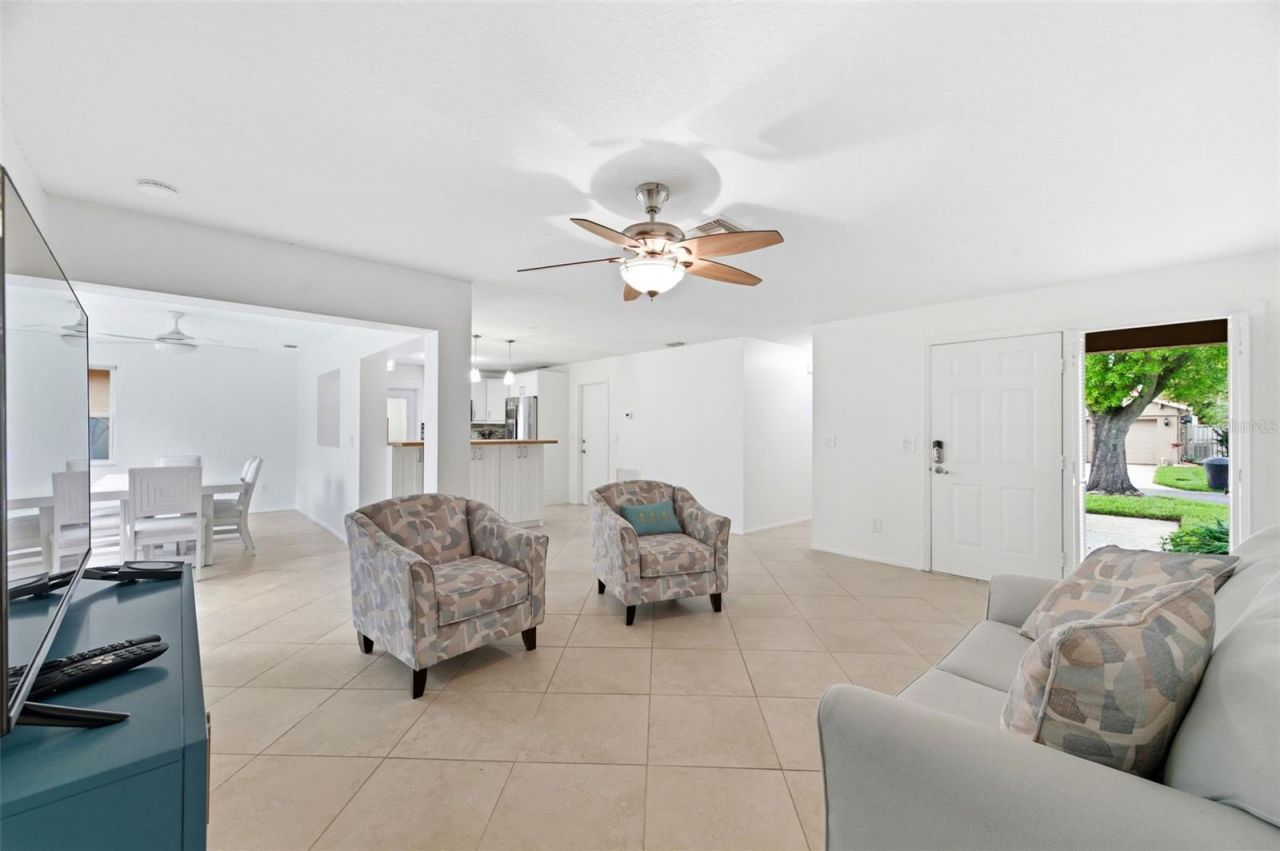 526 St Tropez Circle Ne, Saint Petersburg, FL 33703 Photo