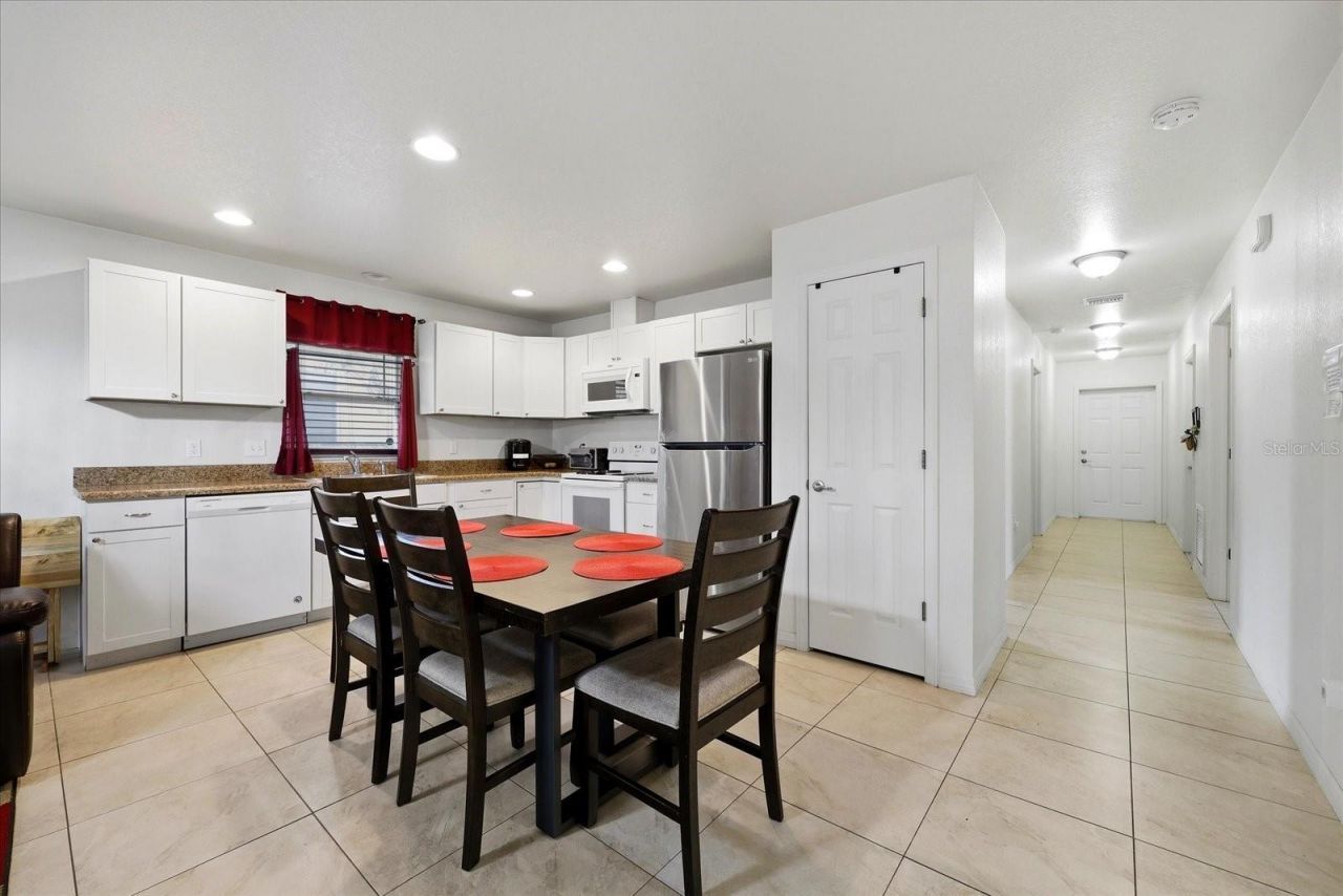 1827 48th Street S, Saint Petersburg, FL 33711 Photo