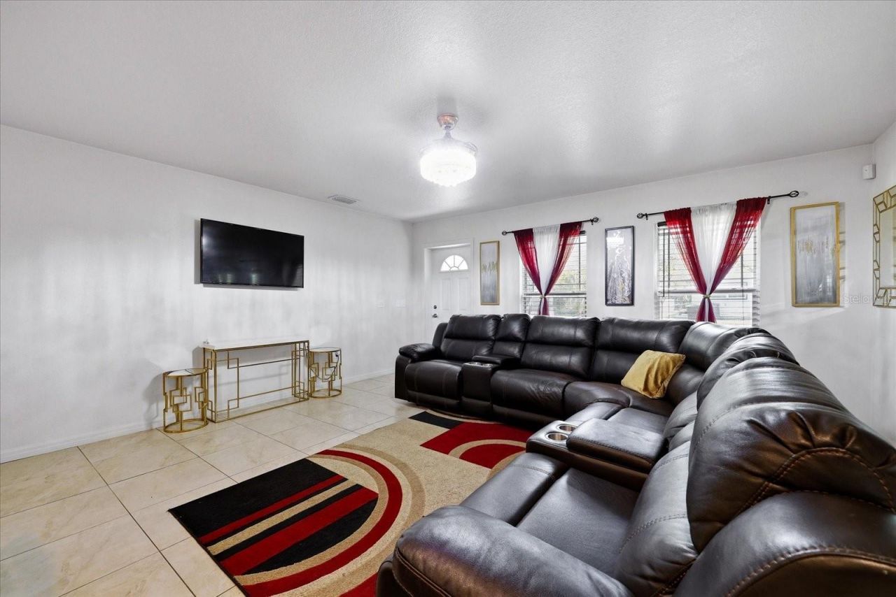 1827 48th Street S, Saint Petersburg, FL 33711 Photo