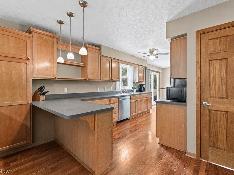 8420 Sunnydale Drive, Brecksville, OH 44141 Photo 11