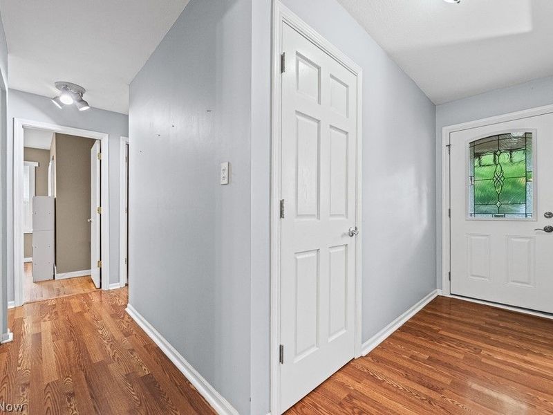 8420 Sunnydale Drive, Brecksville, OH 44141 Photo 3