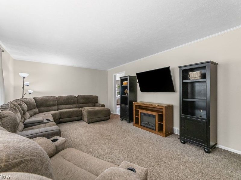 8420 Sunnydale Drive, Brecksville, OH 44141 Photo 4