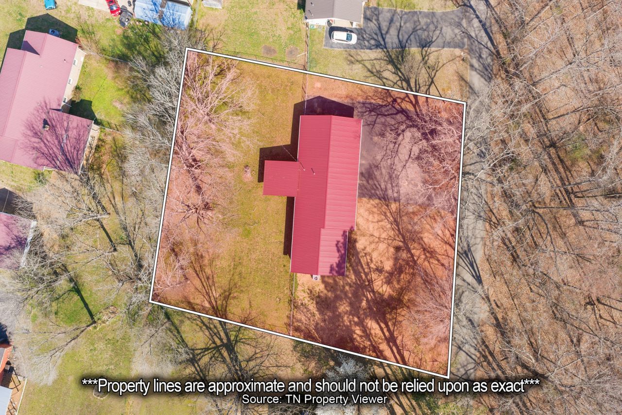 96 Maple Cir, Decaturville, TN 38329 Main Photo