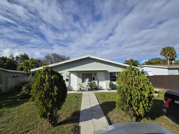 1021 SW 32nd Court, Unit 1-2, Fort Lauderdale, FL 33315