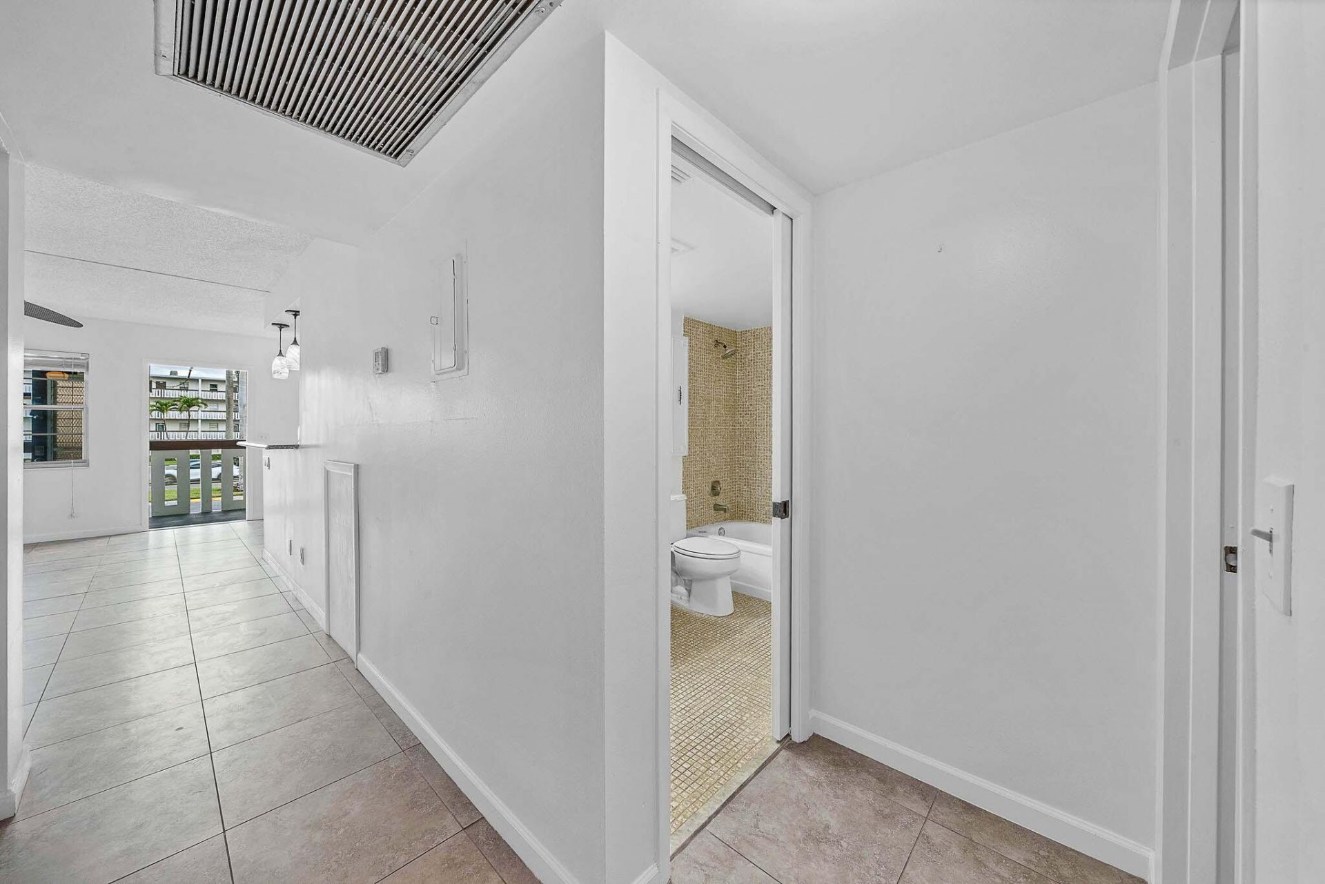 2049 Hythe C, Boca Raton, FL 33434 Photo