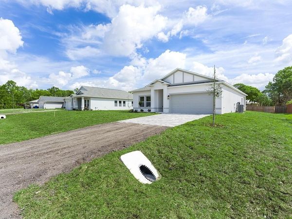 8636 100th Avenue, Vero Beach, FL 32967