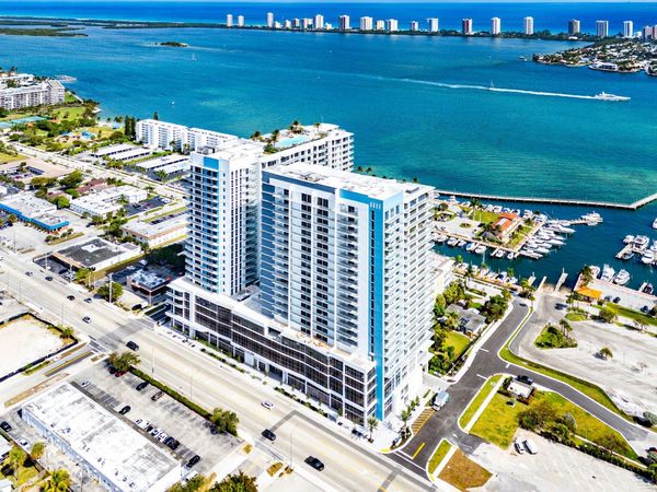 220 Lake Shore Drive, Unit 1613, Lake Park, FL 33403