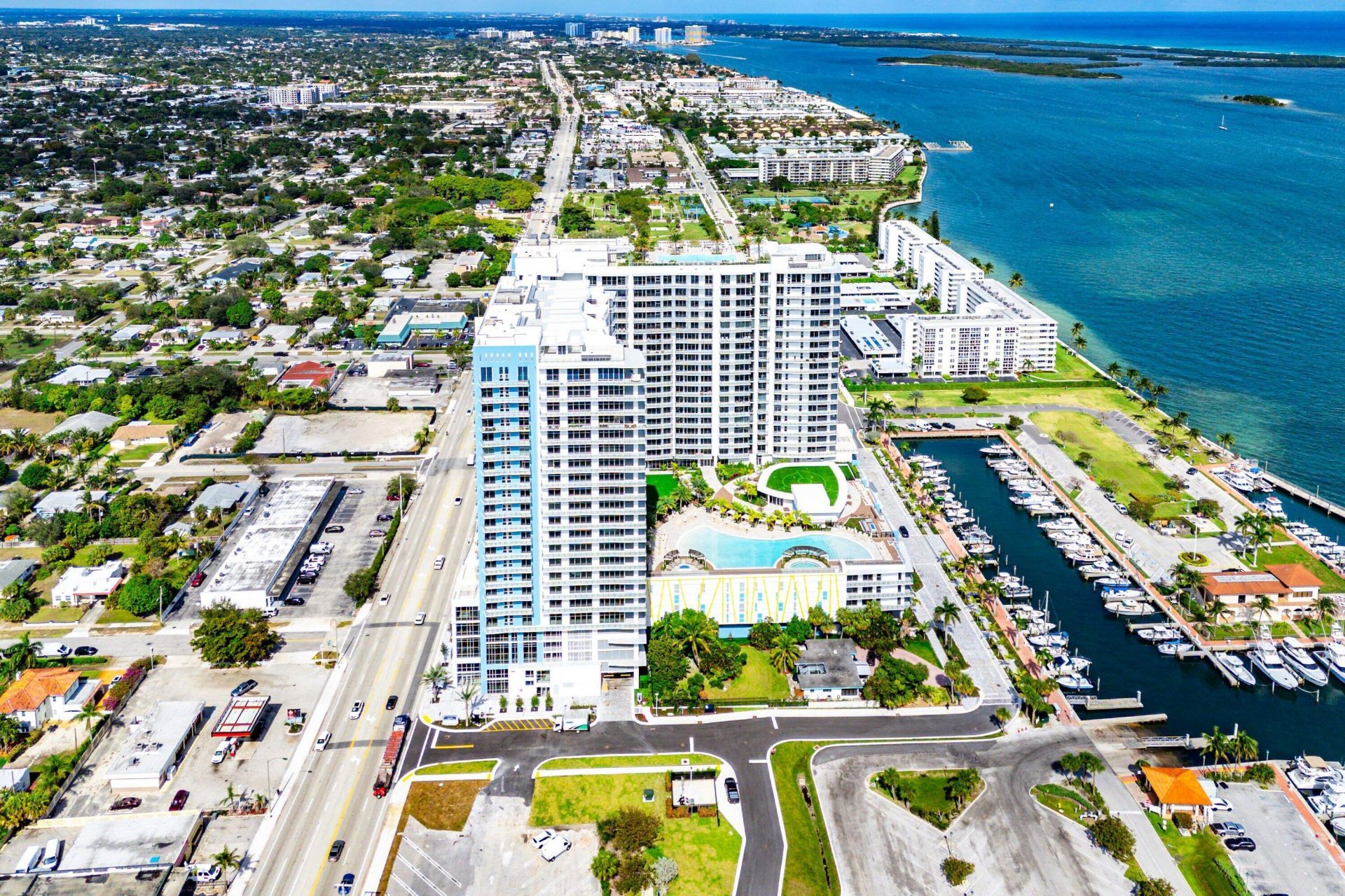 220 Lake Shore Drive, Unit 1613, Lake Park, FL 33403 Photo