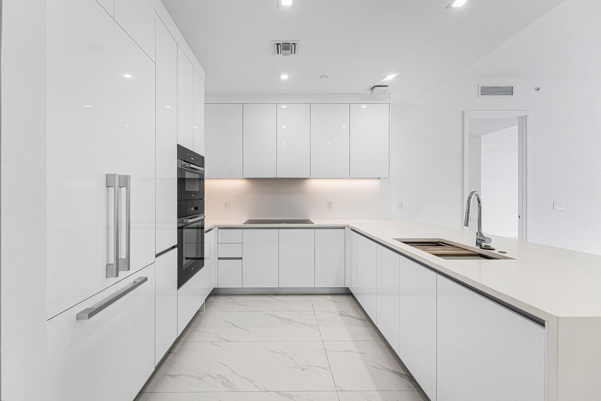 220 Lake Shore Drive, Unit 1613, Lake Park, FL 33403 Photo