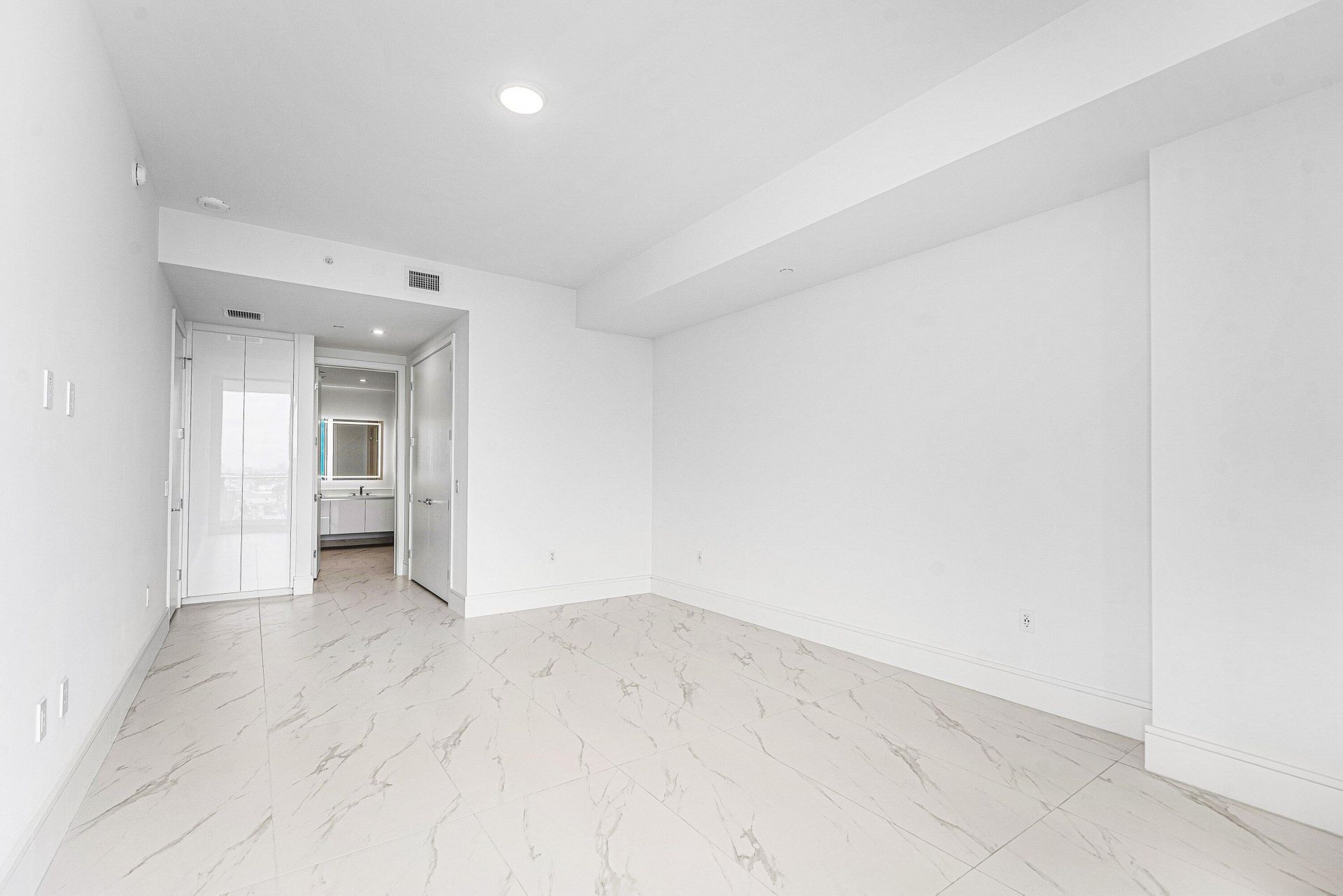 220 Lake Shore Drive, Unit 1613, Lake Park, FL 33403 Photo