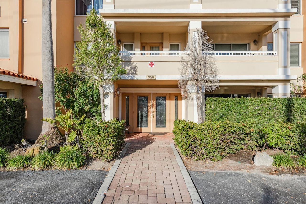 950 Broadway, Unit 103, Dunedin, FL 34698 Main Photo