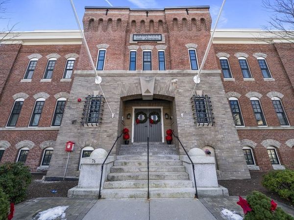 76 Court St, Unit 4, Plymouth, MA 02360